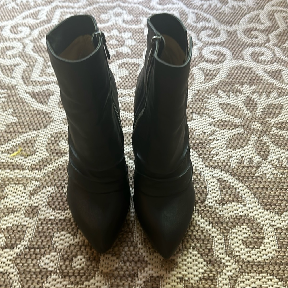 EUC Kristin Cavallari for machines Laundry Black Wedge Zip Up Bootie